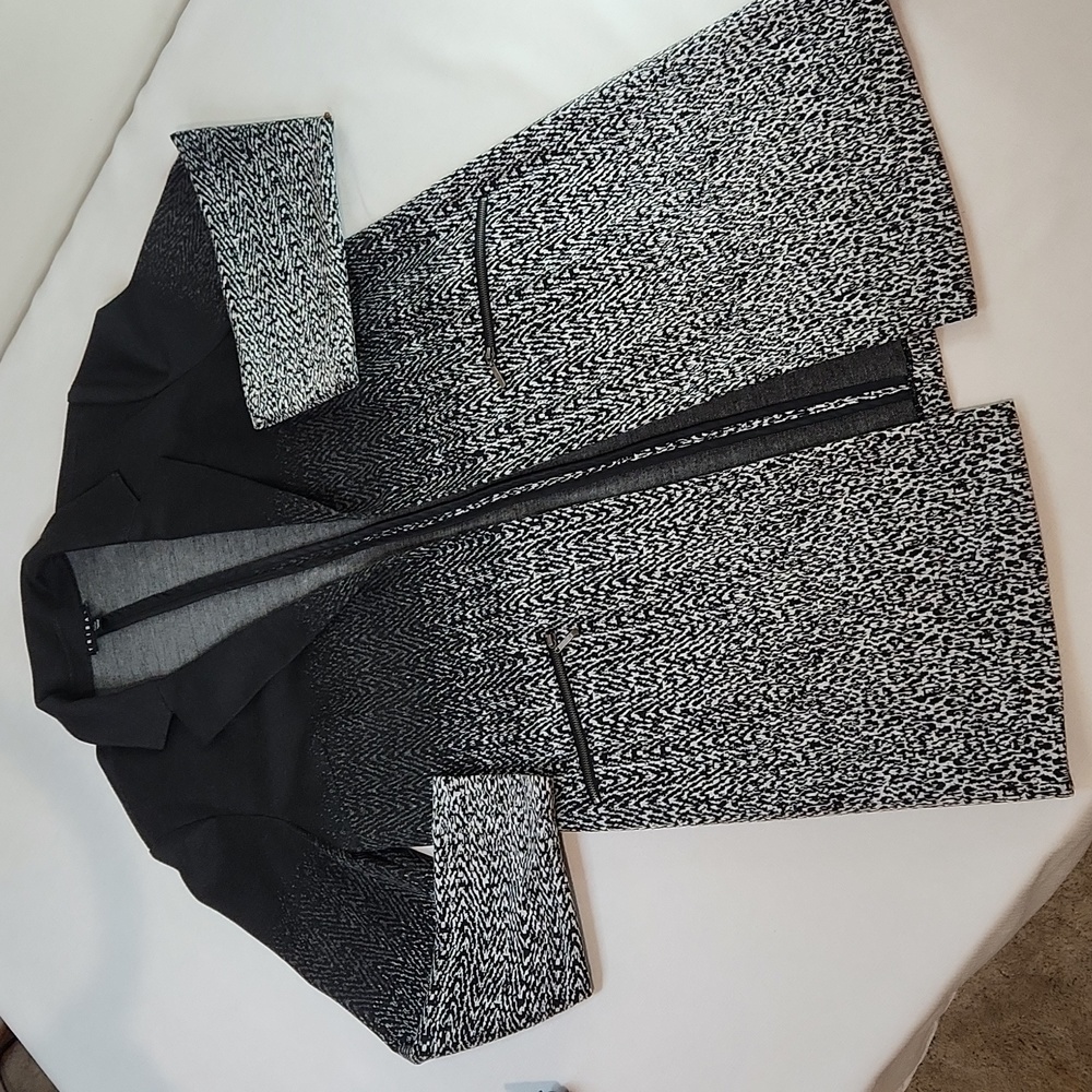 Tribal Black and White  Ombre Open Front Cardigan. Size 6 long